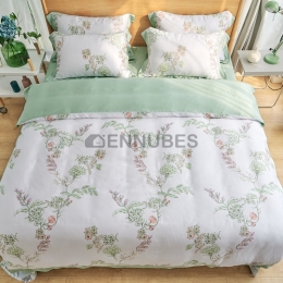 Fonda Nórdica de Diseño con Flor y Hoja