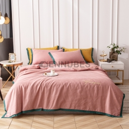 Fonda Nórdica con Color Combinado y Bordado