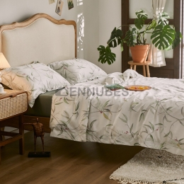 Fonda Nórdica de Diseño con Flor Múlticolor