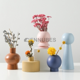 Florero Nórdico de Cerámica Morandi en Salón